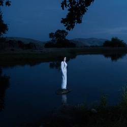 Noah Cyrus - I Saw the Mountains