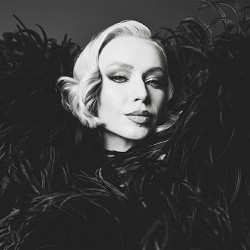 Anna Manie - love love love