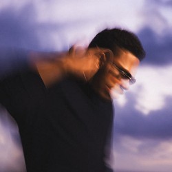 Myke Towers - UNA NA MAS
