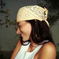 STELLA LEFTY - Lean In, Kiss Me